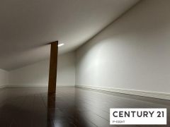 屋根裏収納