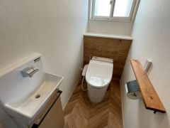 タンクレストイレ