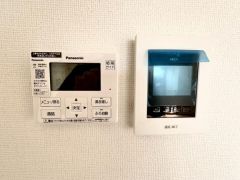 モニター付きインターホン＆床暖房リモコン